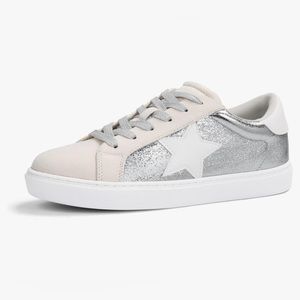 Star sneakers Women’s 6.5